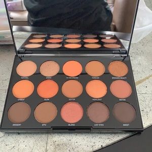 Morphs 15 Color Eyeshadow Palette
